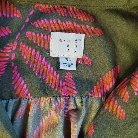 Short Sleeve Tropical Casual Button Up - Picture 2 of 2